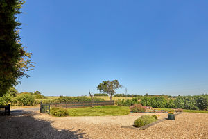 Photo 25- click for photo gallery